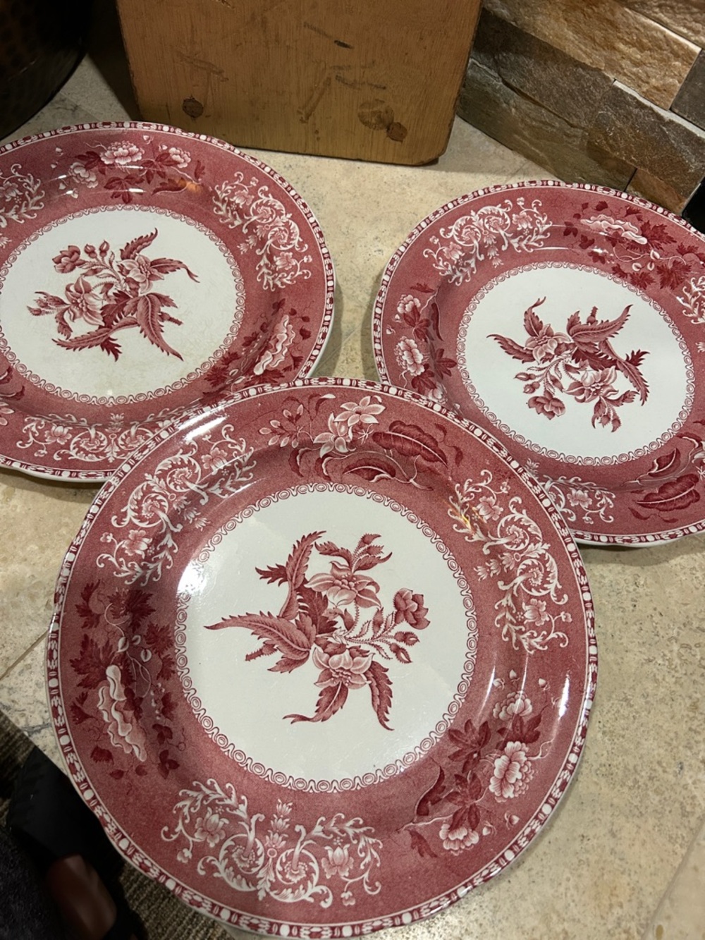 Set of 3 vintage SPODE Camilla Copeland transferware Plates in Pink/Red